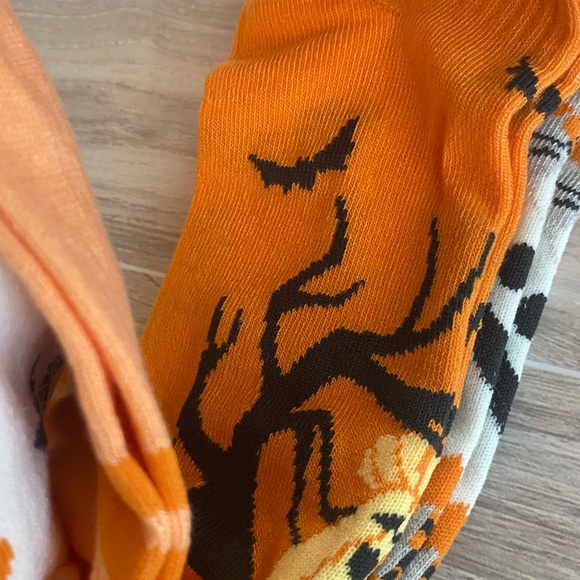 5 Pair Disney WINNIE THE POOH & FRIENDS Mid Crew Socks - Picture 6 of 9